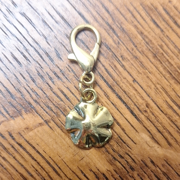Gold Flower Charm - Picture 2 of 4